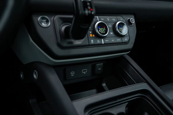 Land Rover Defender - Afbeelding 17 van 29