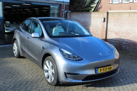 Tesla Model Y - Afbeelding 1 van 23