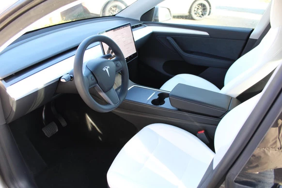 Tesla Model Y - Afbeelding 15 van 23