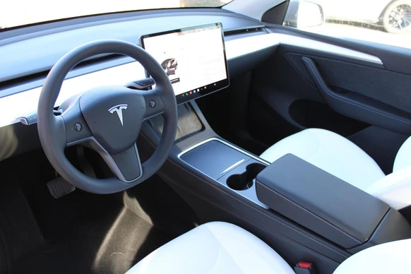 Tesla Model Y - Afbeelding 16 van 23