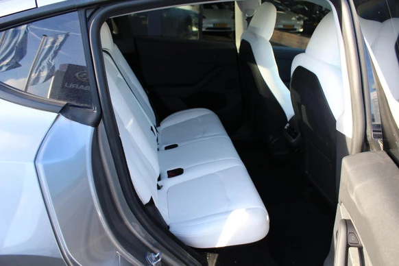 Tesla Model Y - Afbeelding 18 van 23