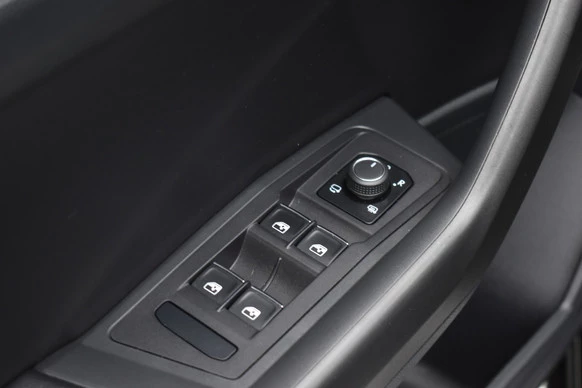 Volkswagen T-Roc - Afbeelding 23 van 30