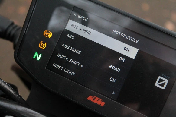 KTM 790 Duke - Afbeelding 17 van 20