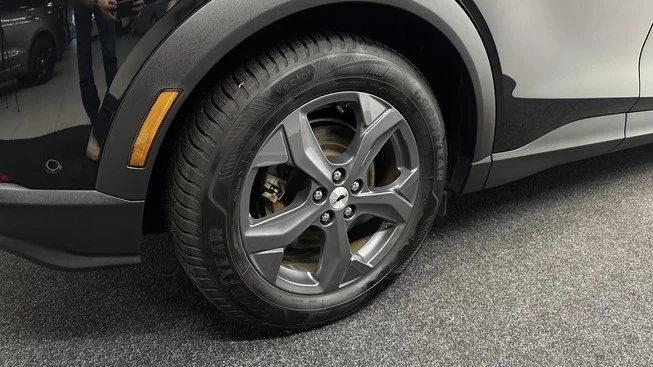 Ford Mustang Mach-E - Afbeelding 17 van 30