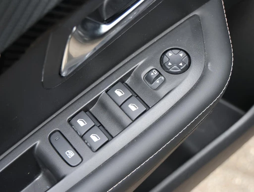 Peugeot 208 - Afbeelding 25 van 30