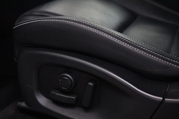 Jaguar E-PACE - Afbeelding 14 van 23