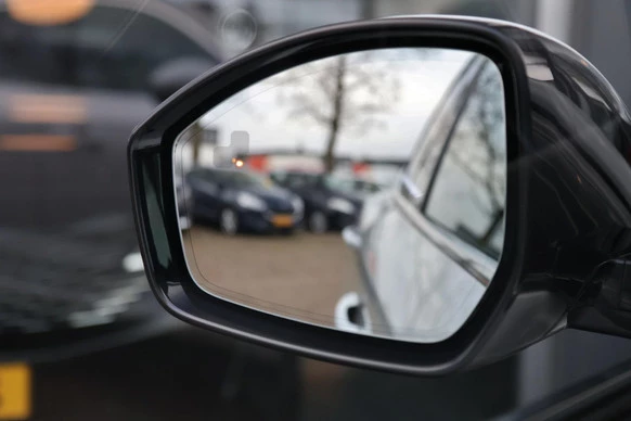 Jaguar E-PACE - Afbeelding 16 van 23