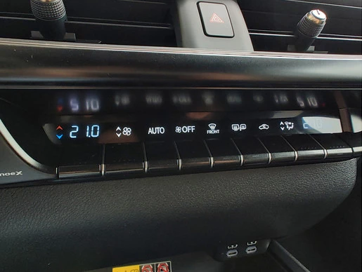 Lexus UX - Afbeelding 18 van 30