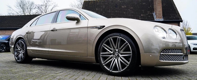 Bentley Flying Spur - Afbeelding 14 van 30
