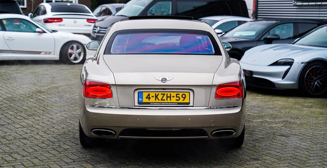 Bentley Flying Spur - Afbeelding 21 van 30