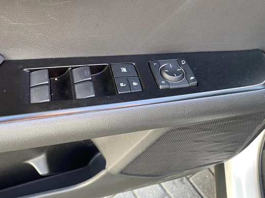 Lexus UX - Afbeelding 24 van 29