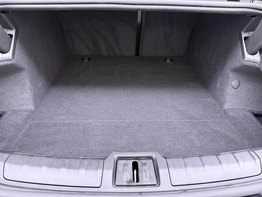 Porsche Taycan - Afbeelding 11 van 30