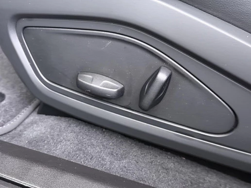 Porsche Taycan - Afbeelding 19 van 30