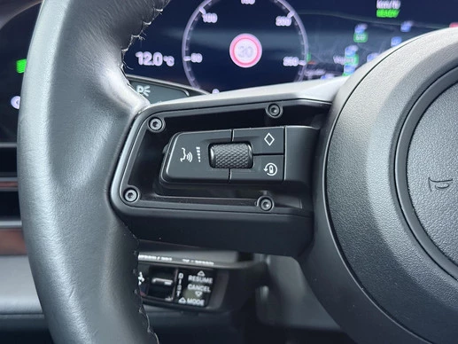 Porsche Taycan - Afbeelding 29 van 30