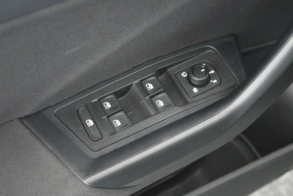 Volkswagen T-Roc - Afbeelding 14 van 30