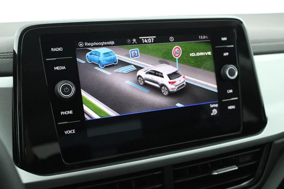 Volkswagen T-Roc - Afbeelding 25 van 30