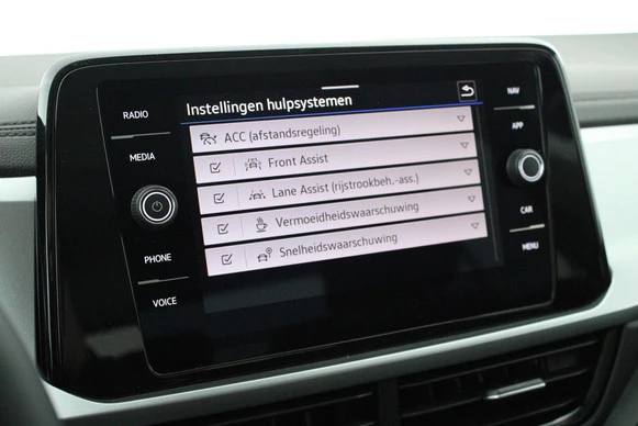 Volkswagen T-Roc - Afbeelding 26 van 30