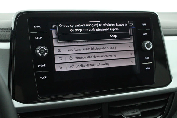 Volkswagen T-Roc - Afbeelding 28 van 30