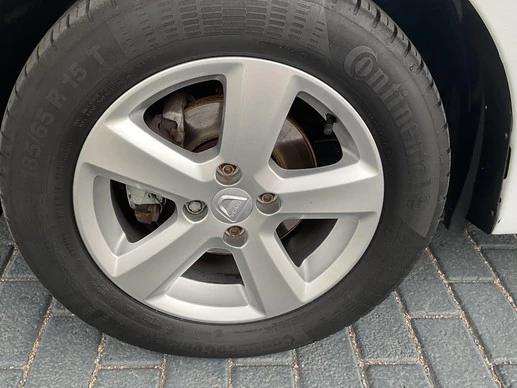 Dacia Logan - Afbeelding 9 van 24