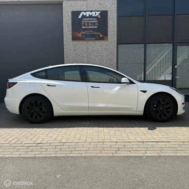 Tesla Model 3 - Afbeelding 2 van 23