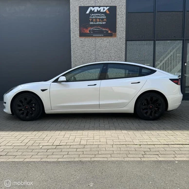 Tesla Model 3 - Afbeelding 6 van 23