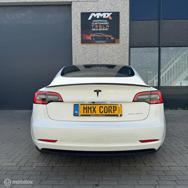 Tesla Model 3 - Afbeelding 8 van 23