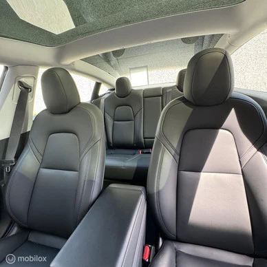 Tesla Model 3 - Afbeelding 9 van 23