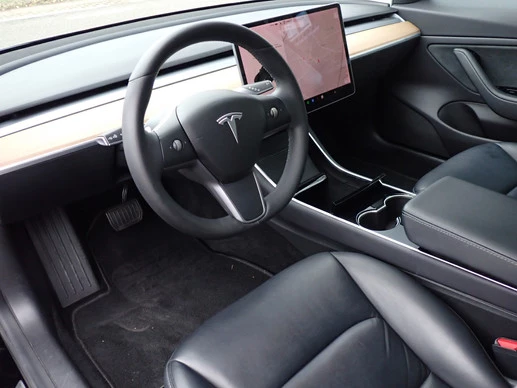 Tesla Model 3 - Afbeelding 7 van 30