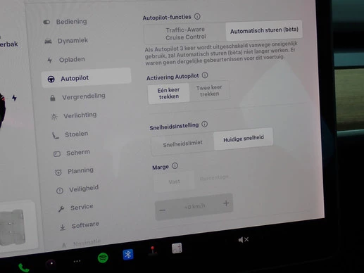 Tesla Model 3 - Afbeelding 18 van 30