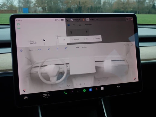 Tesla Model 3 - Afbeelding 19 van 30