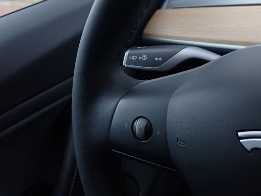 Tesla Model 3 - Afbeelding 27 van 30