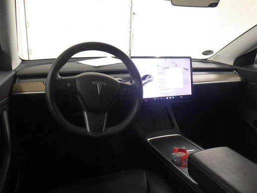 Tesla Model 3 - Afbeelding 3 van 11