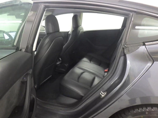 Tesla Model 3 - Afbeelding 5 van 11
