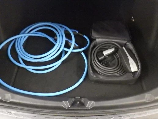 Tesla Model 3 - Afbeelding 9 van 11