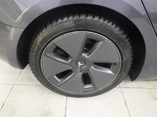 Tesla Model 3 - Afbeelding 10 van 11