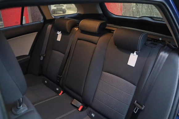 Toyota Avensis - Afbeelding 14 van 30