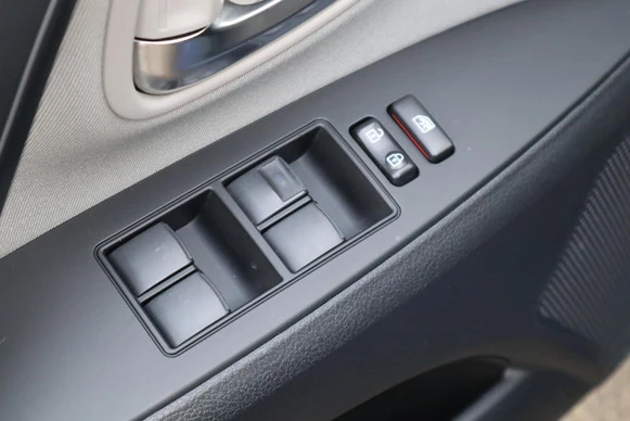 Toyota Avensis - Afbeelding 16 van 30