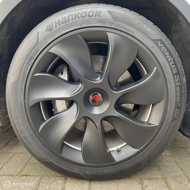 Tesla Model Y - Afbeelding 20 van 23