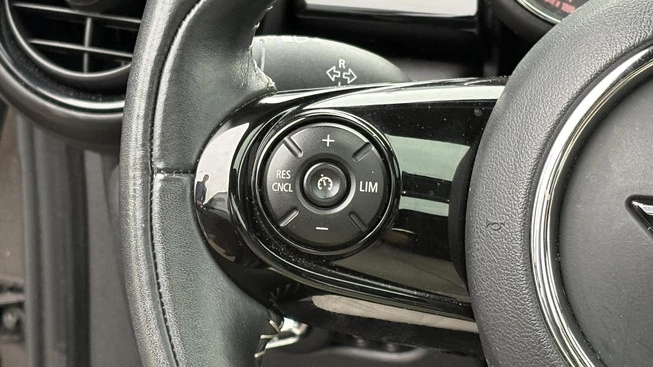 MINI Cooper - Afbeelding 18 van 23