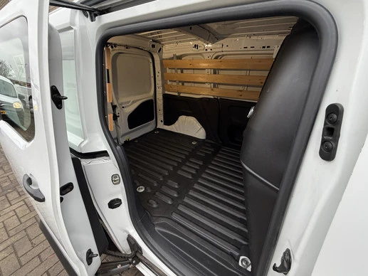 Peugeot Partner - Afbeelding 17 van 30