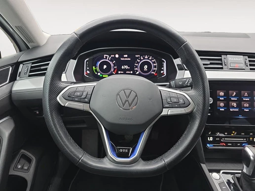 Volkswagen Passat - Afbeelding 10 van 30