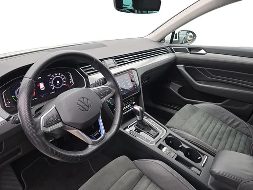 Volkswagen Passat - Afbeelding 12 van 30
