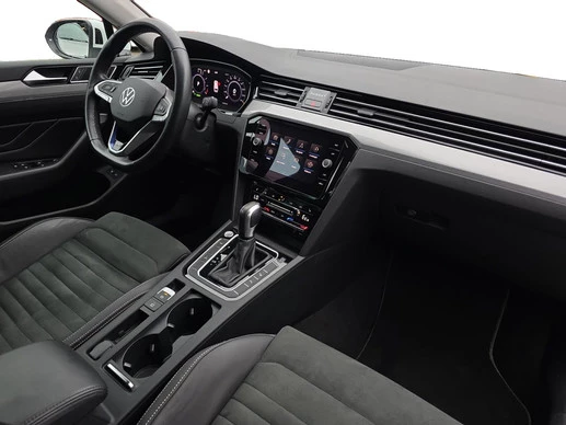 Volkswagen Passat - Afbeelding 13 van 30