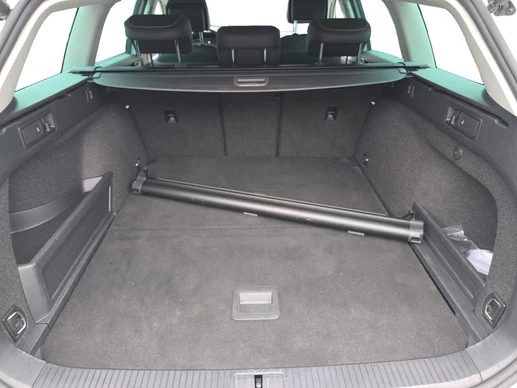 Volkswagen Passat - Afbeelding 18 van 30