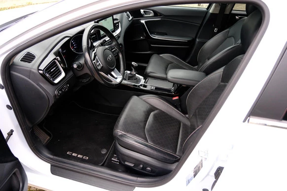 Kia Ceed - Afbeelding 2 van 30