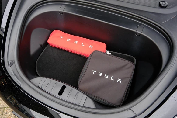 Tesla Model 3 - Afbeelding 12 van 30