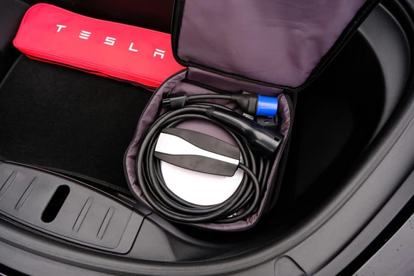 Tesla Model 3 - Afbeelding 13 van 30