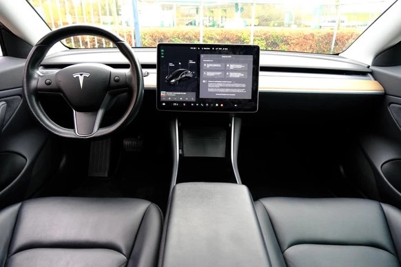 Tesla Model 3 - Afbeelding 14 van 30
