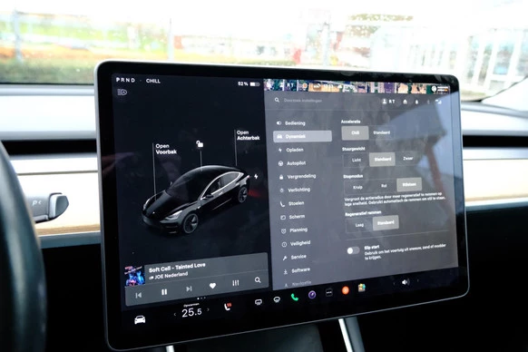 Tesla Model 3 - Afbeelding 15 van 30