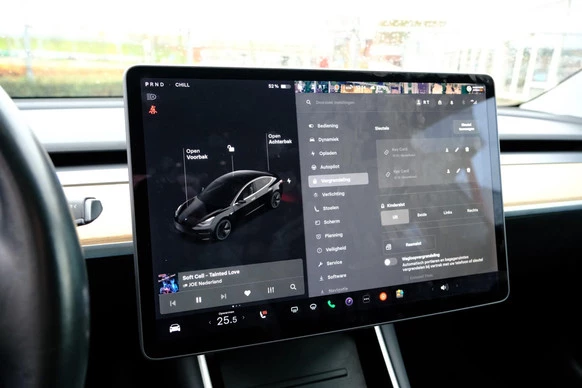 Tesla Model 3 - Afbeelding 17 van 30